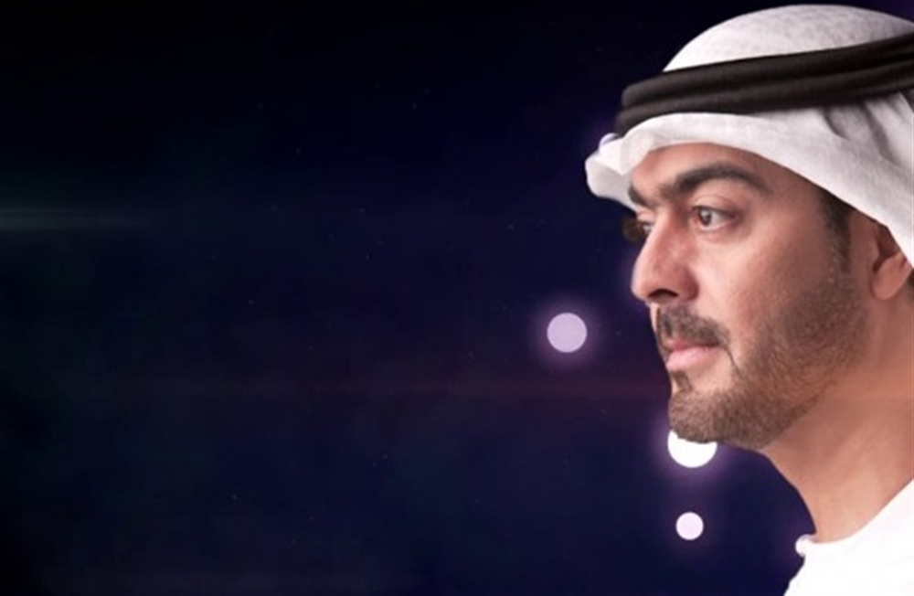 بعد اعتزال دام 11 سنة.. مطرب إماراتي يعود إلى الغناء (شاهد)