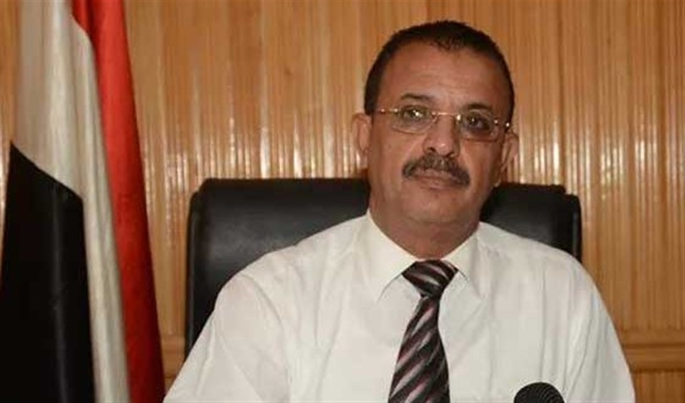 مسؤول رفيع في حكومة الحوثيين يعلن انشقاقه ويصل الى السعودية