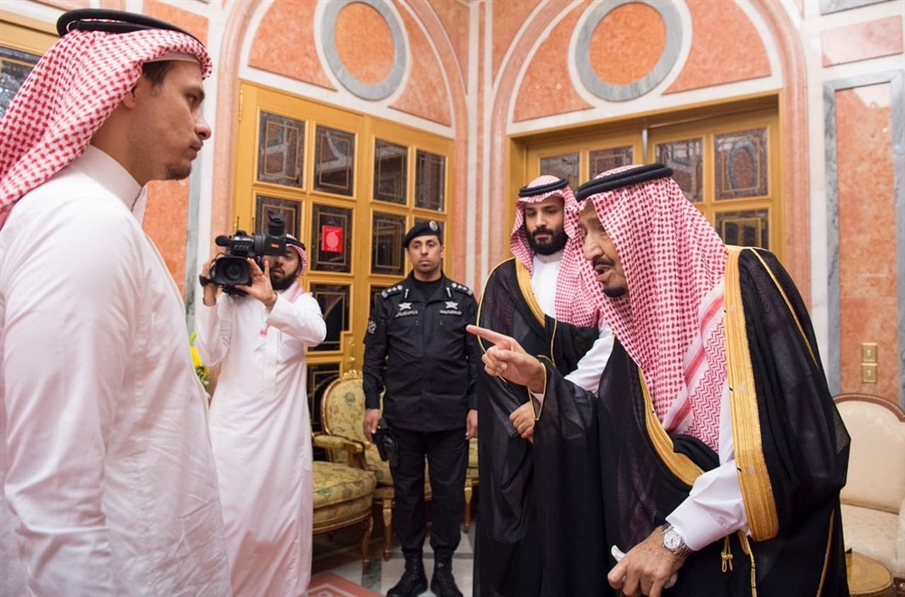 نجل خاشقجي وأسرته يغادرون السعودية إلى واشنطن