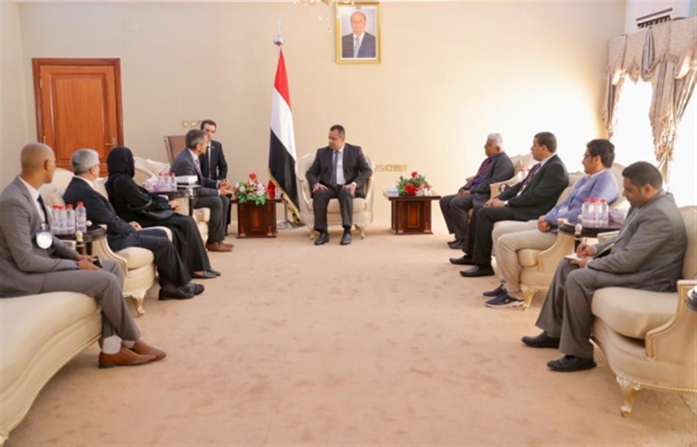 الحكومة تطالب الصليب الأحمر بالضغط على الحوثيين للإفراج عن المعتقلين