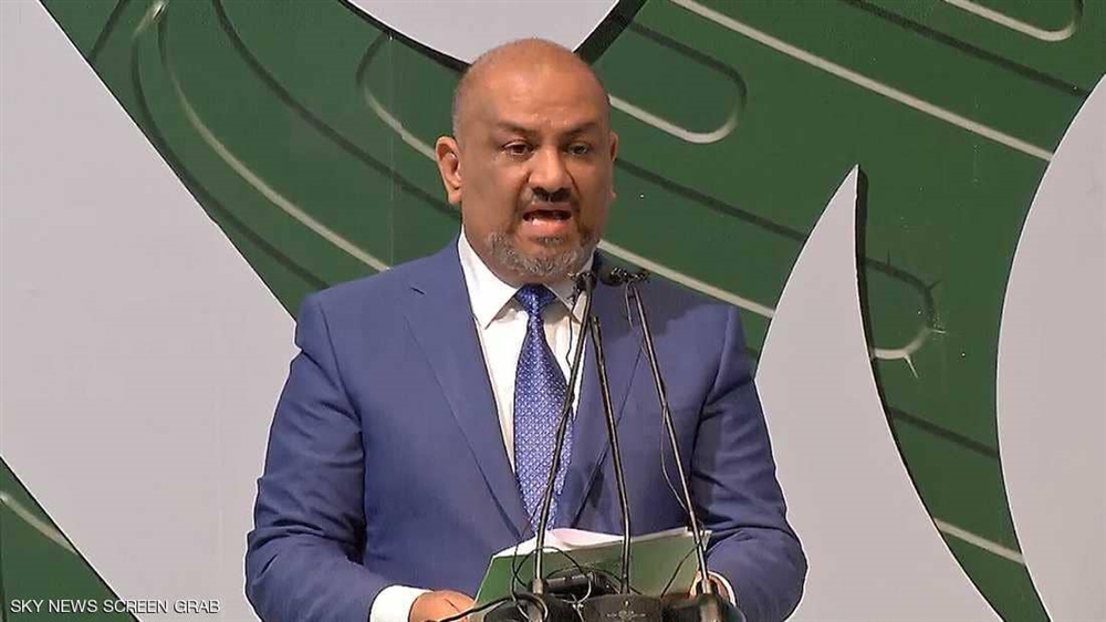 الحكومة تجدد تمسكها بميناء الحديدة قبيل مشاورات السويد