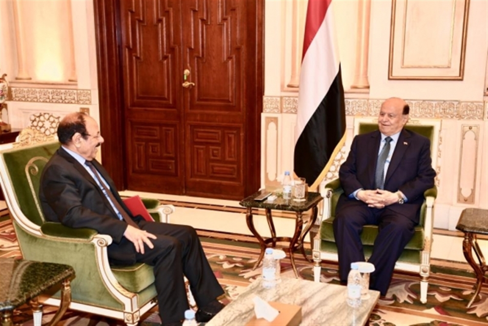في أول نشاط له بعد عودته من أمريكا.. هادي يلتقي نائبه ويناقشان مستجدات الجبهات