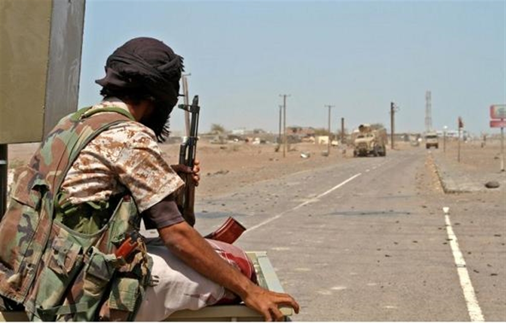 اتهامات متبادلة بخروقات للهدنة والحوثيون يستخدمون الحاويات لتقطيع أوصال الحديدة