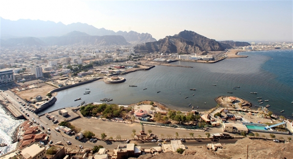 عصابة مسلحة تسطو على مليار ونصف  في عدن