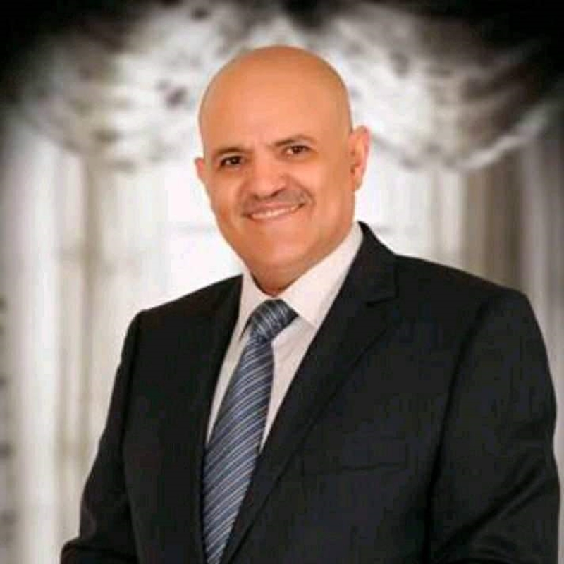 ماهو اول قرار أصدره محافظ تعز الجديد وكيف تصرف طاقم المحافظ السابق بعد اقالته ؟