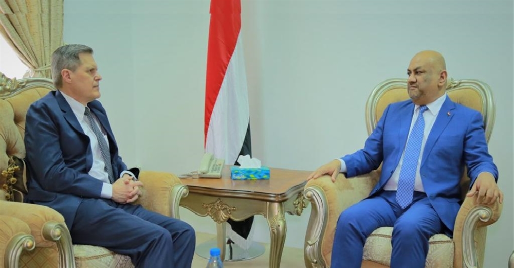 وزير الخارجية يطالب المجتمع الدولي بدعم الحكومة لتطبيع الاوضاع