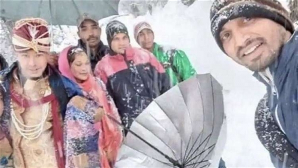 شاهد.. عقوبة قاسية لعريس ليلة زفافه!