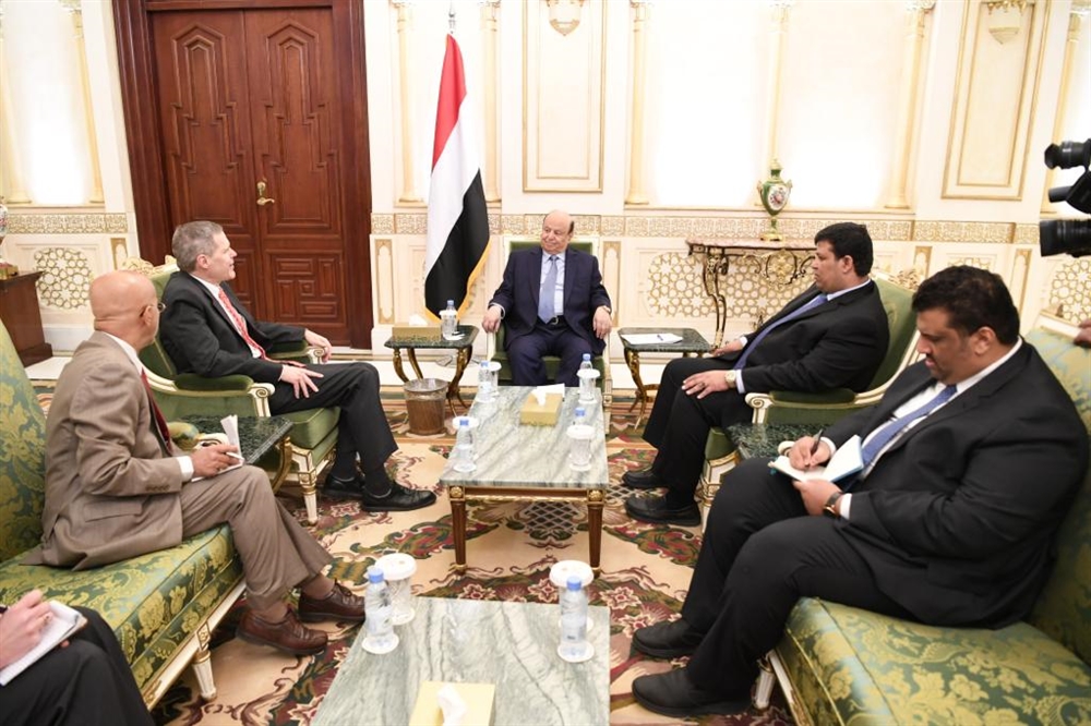 هادي يستقبل السفير الأمريكي لدى اليمن