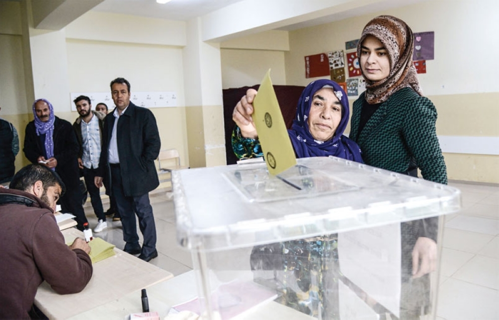 رئيس لجنة الانتخابات في تركيا يعلن النتائج الأولية في إسطنبول