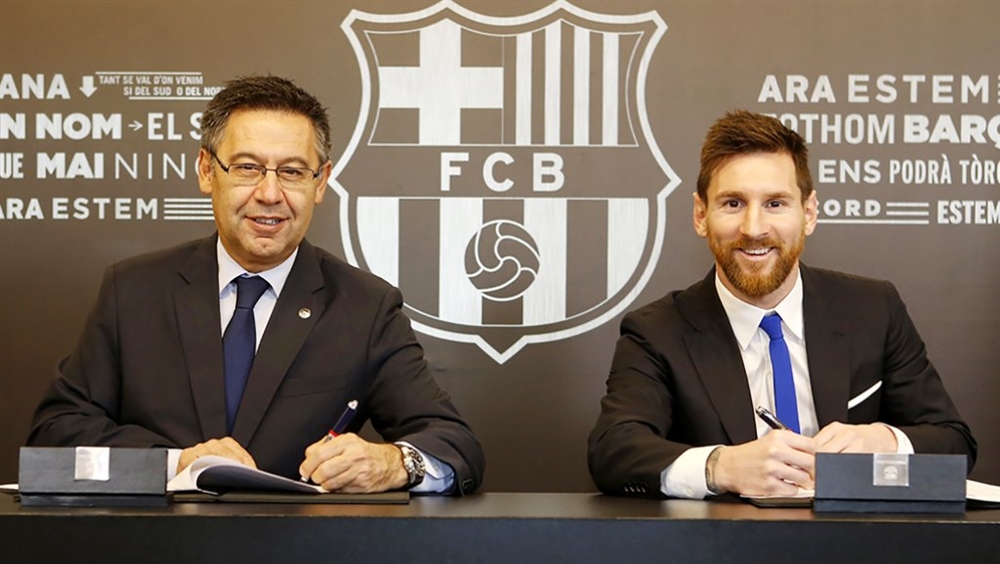 برشلونة يعتزم تمديد عقد ميسي "إلى الأبد"