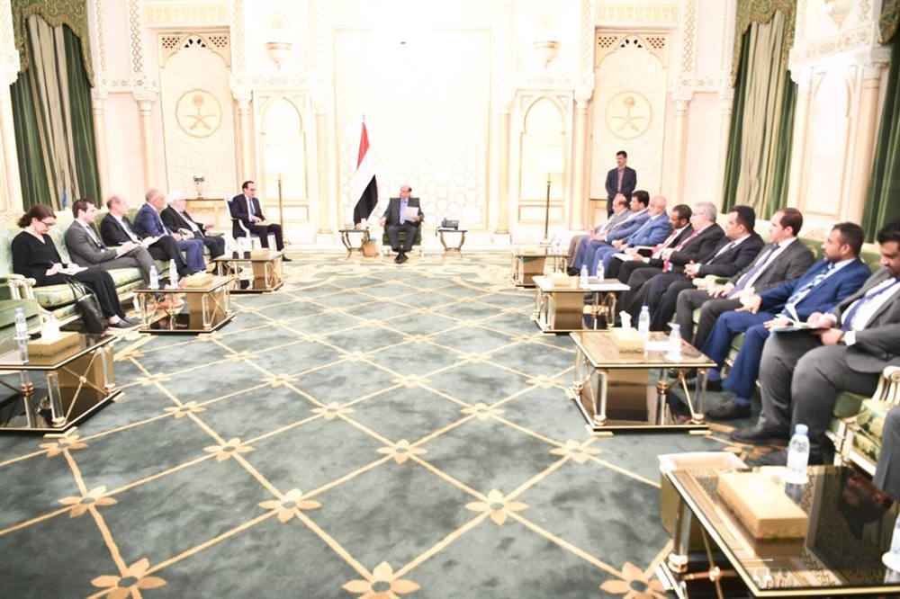 الرئيس "هادي" يطالب غريفيث بالضغط على الحوثيين وتحديد الطرف المعرقل لاتفاق ستوكهولم