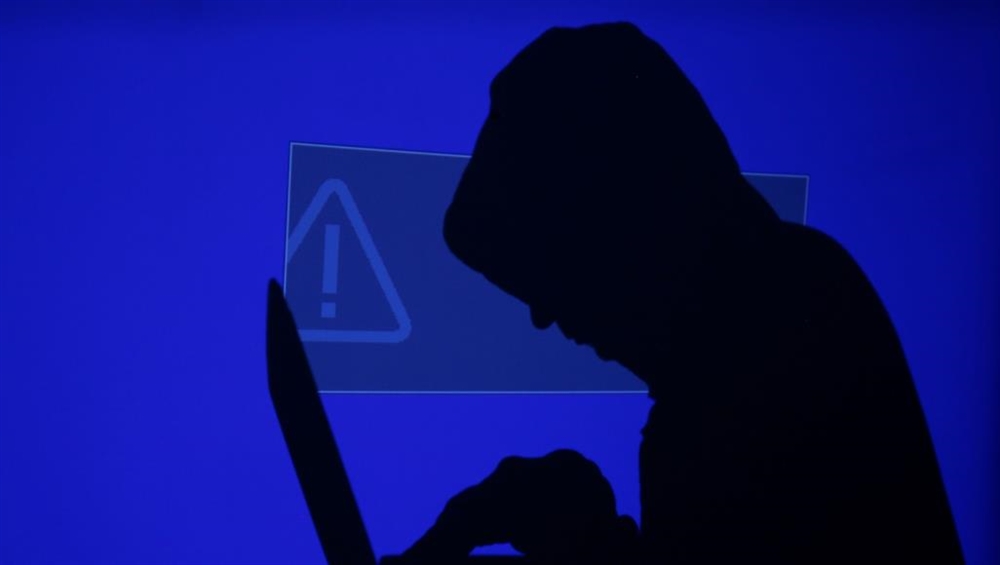 يسرق بياناتك ويشترك عنك بقنوات يوتيوب.. ما هو برنامج "سكرانوس" الخبيث؟