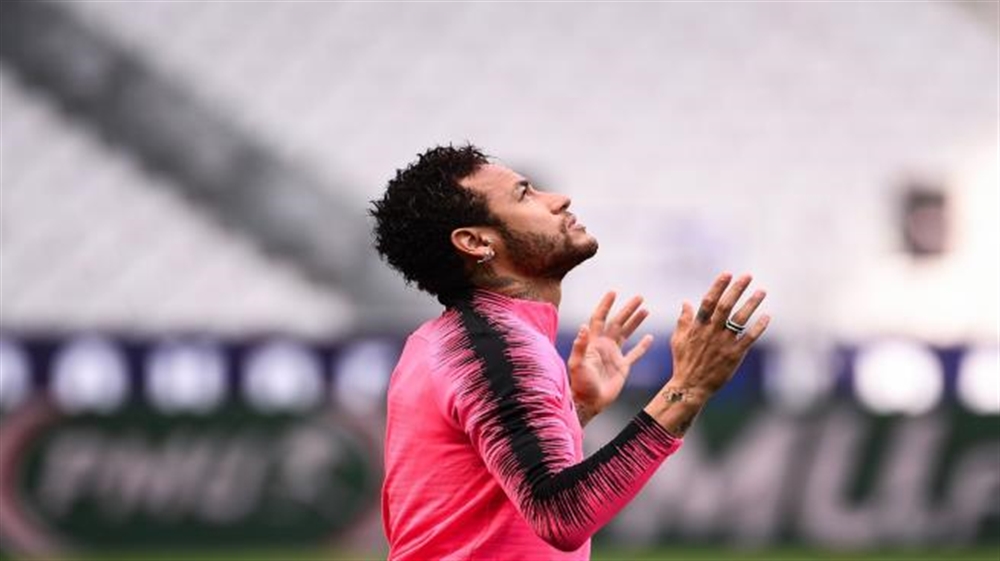 الاتحاد الأوروبي يُعاقب نيمار بسبب قضية حكم مباراة اليونايتد