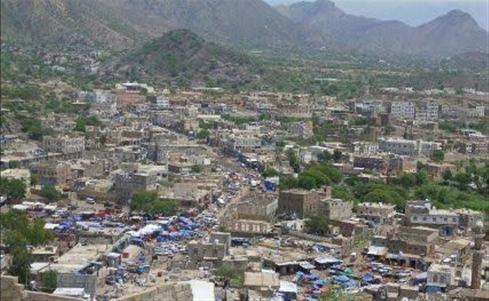 قصف حوثي يودي بحياة أسرة كاملة وسط الضالع