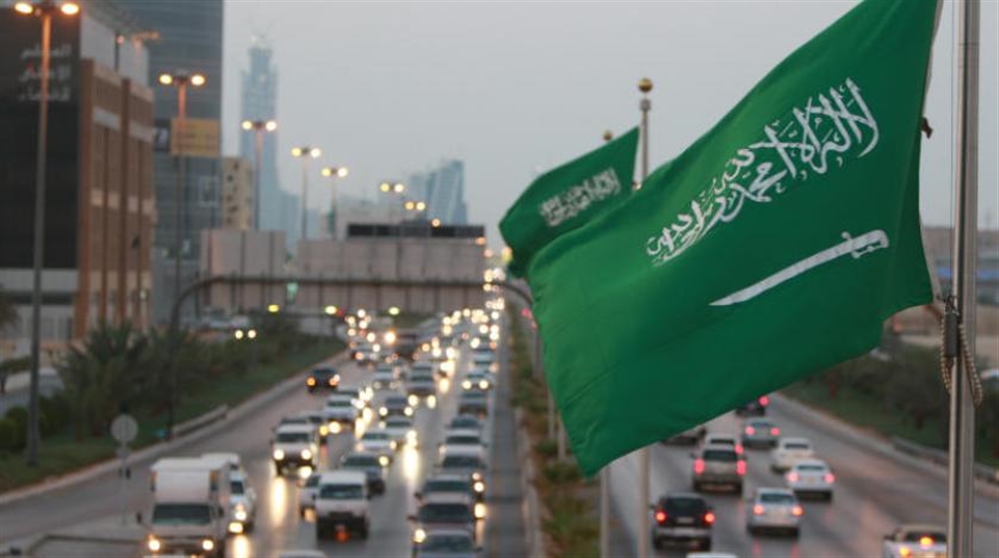 السعودية تمد باكستان "المتعثرة" بتسهيلات مدفوعاتها المالية النفطية