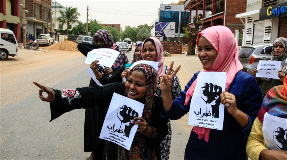 السودان: إضراب عام في المؤسسات والمهدي يحذر من التصعيد