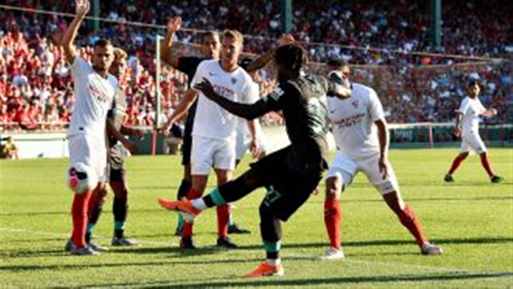 إشبيلية تفوز وديا أمام ليفربول في إطار الاستعداد للدور الانجليزي الجديد