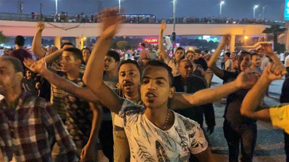 مصر: السيسي يقول إنه "لا داعي للقلق" من التظاهرات والاعتقالات تطال "نحو ألفي شخص"