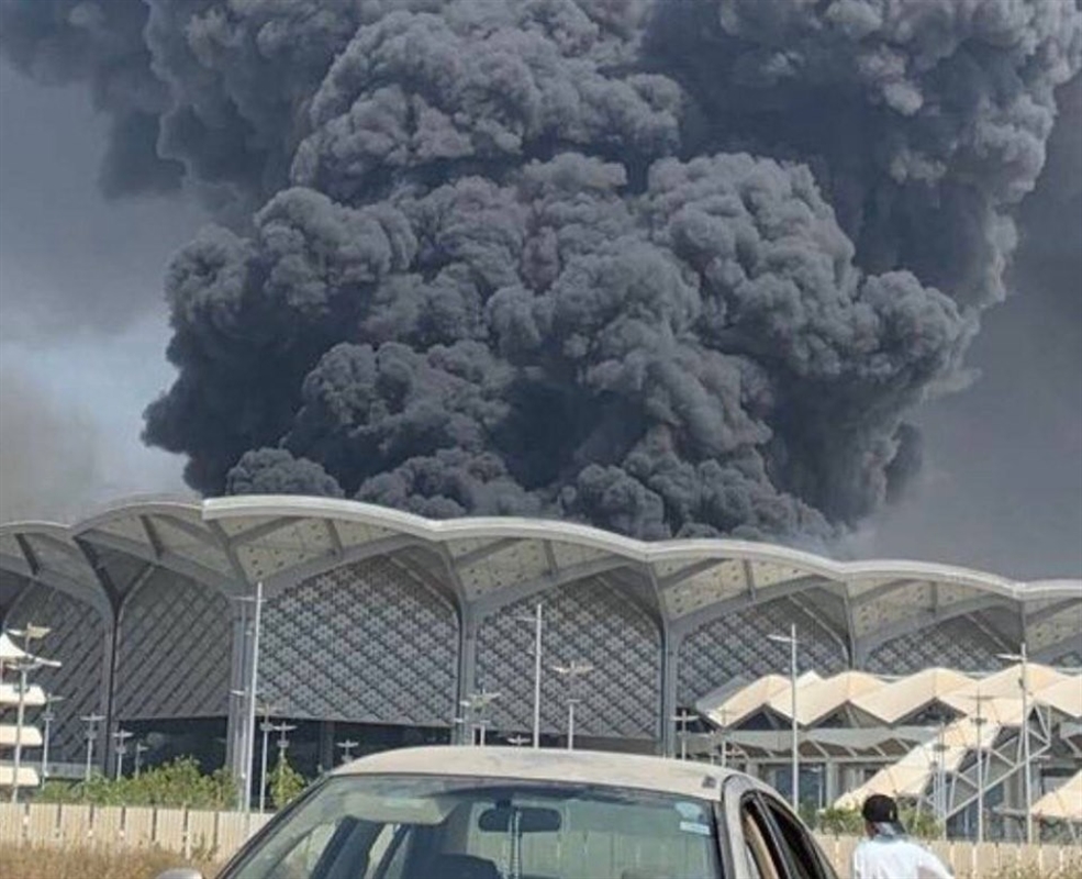 حريق يلتهم محطة قطار الحرمين بمدينة جدة السعودية