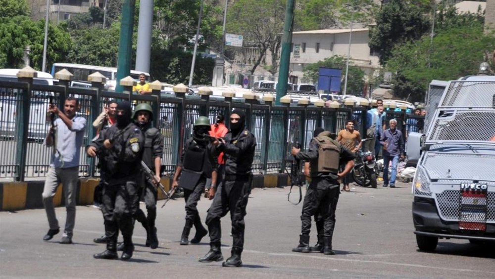 منظمة العفو الدولية تدعو السلطات المصرية البدء فورا بإنهاء الاعتقالات الجماعية والتعسفية
