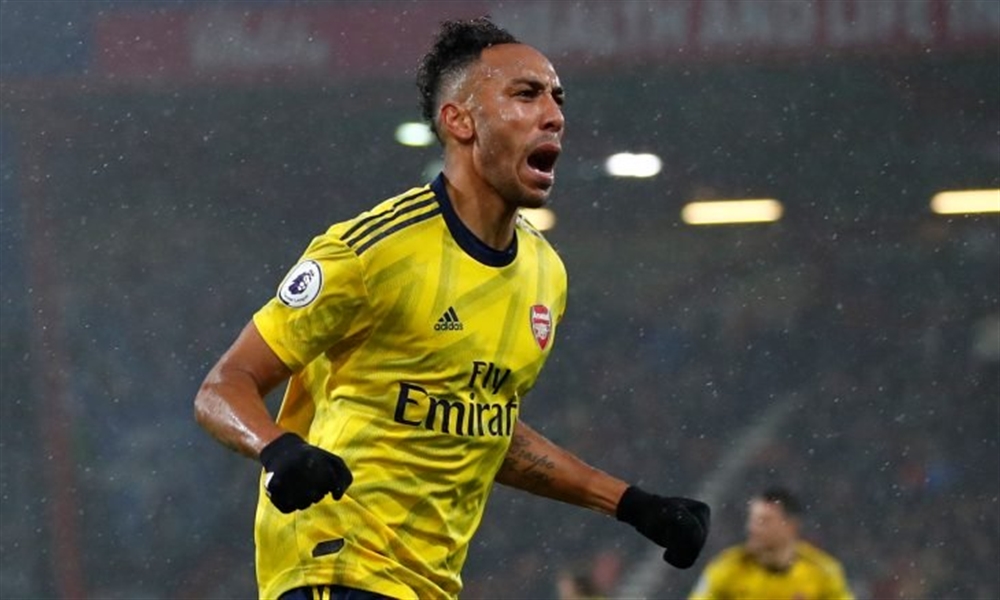 الدوري الإنجليزي: ساوثامبتون يصعق تشيلسي بثنائية وأرسنال يتعادل مع بورنموث