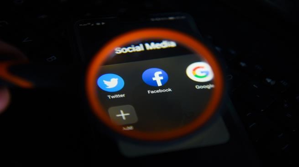 "فيسبوك" و"تويتر" تطيحان شبكة حسابات روسية تُشغل من أفريقيا