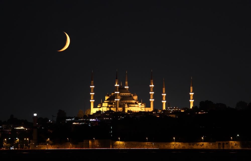 دول الخليج تعلن الجمعة أول أيام رمضان باستثناء سلطنة عمان