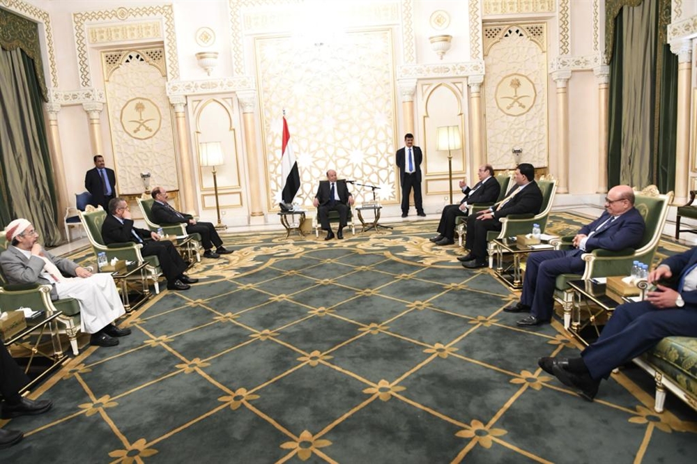 مر عام على التوقيع دون تنفيذ.. "هادي" يقول إن اتفاق الرياض منطلق أساسي لمرحلة لملمة الأمور