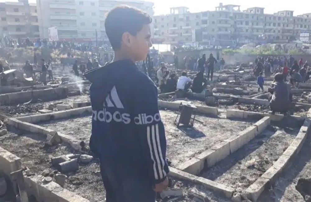 شجار فردي تسبب بكارثة كبيرة... مخيم سوري في لبنان يتعرض لتدمير شامل