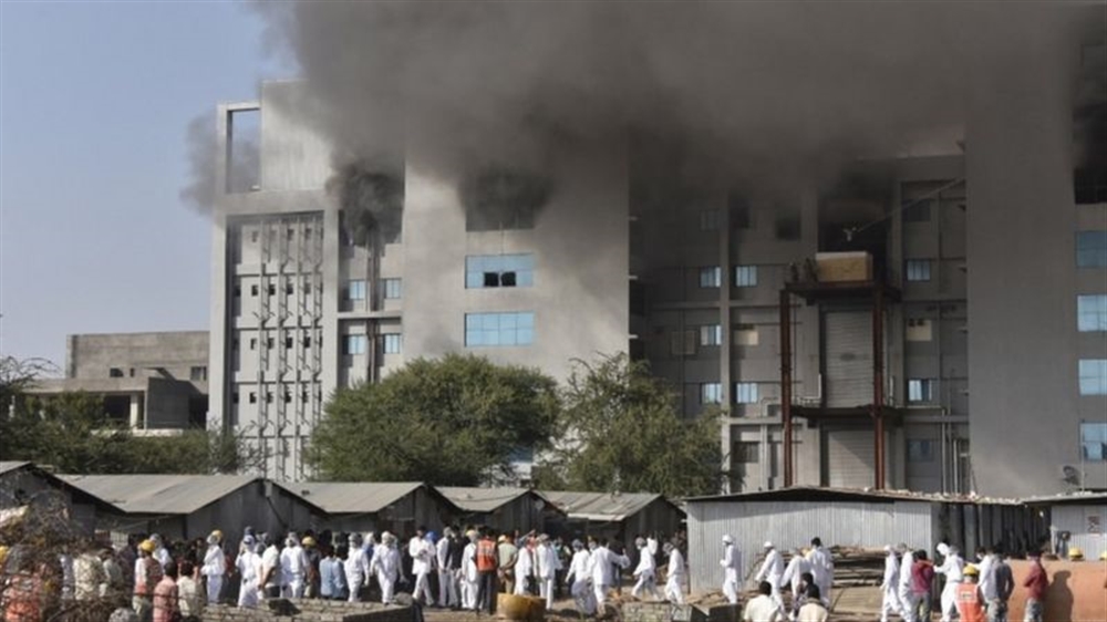 حريق هائل في أكبر موقع لانتاج اللقاحات بالعالم