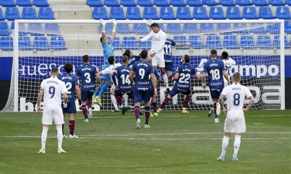 ريال مدريد ينتزع فوزا صعبا من هويسكا