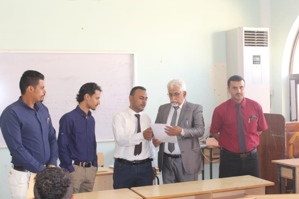 تدشين امتحانات الفصل الاول في كلية الاقتصاد بجامعة عدن