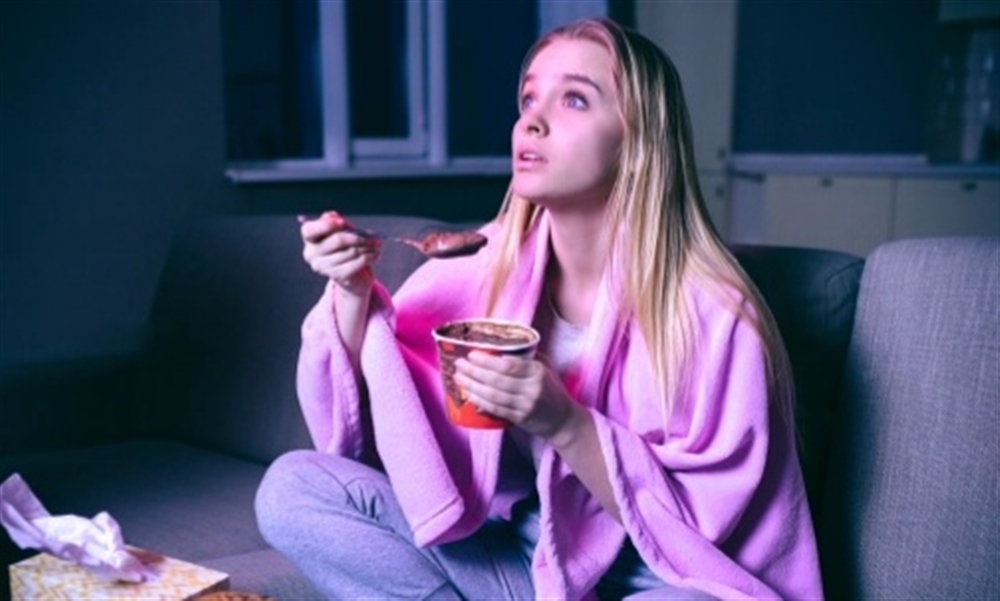 البعض يأكل كثيرا لكنه يجوع سريعا خصوصا في رمضان .. 9 أسباب تفسر ذلك