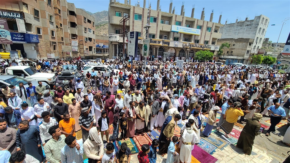 لليوم الثاني.. استمرار الاحتجاجات الشعبية المنددة بفساد السلطة المحلية في تعز