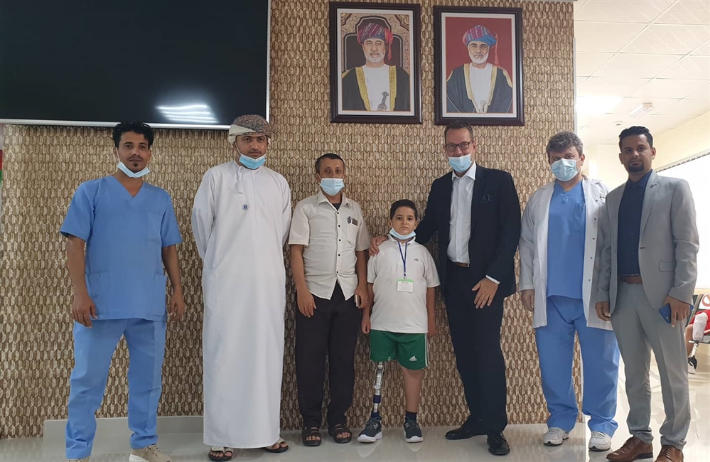 سفير السويد لدى اليمن وعمان والسعودية يزور مركز "المخلافي" للاطراف الصناعية ويشيد بما يقدمه