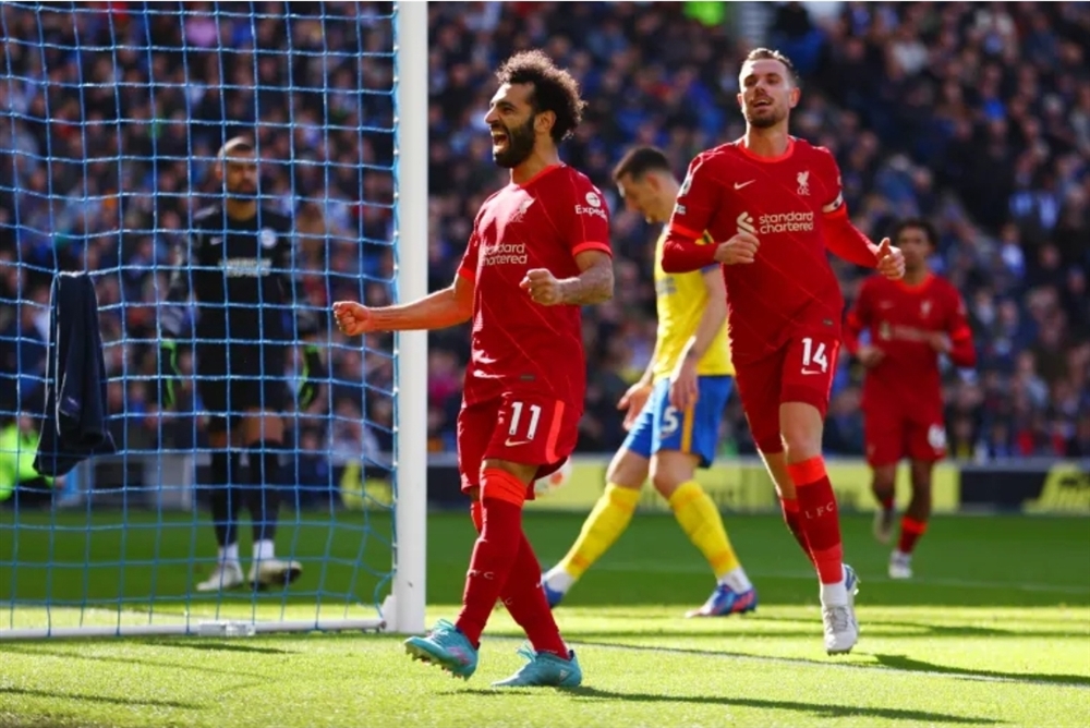 برشلونه يخطط للتعاقد مع النجم المصري "صلاح" وتغريدة غامضة للأخير
