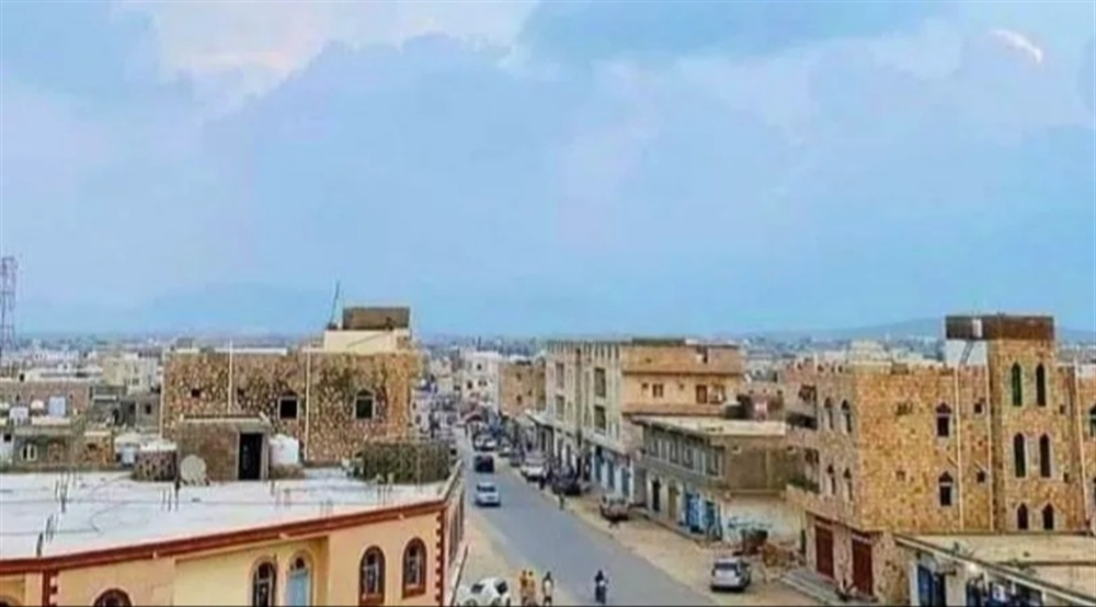 قوات الانتقالي تغلق محلات تجارية في سقطرى..ما الأسباب؟