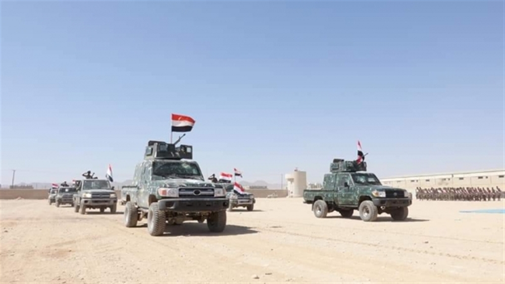 شرطة شبوة تضبط شخصين قاما بنهب قاطرة محروقات