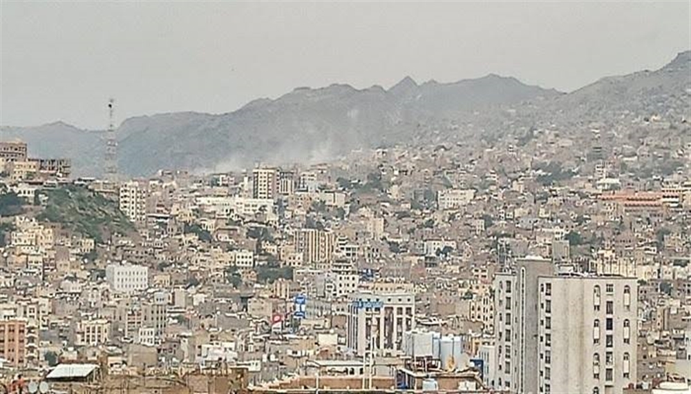 الهدنة صامدة مع السعودية .. حرب حوثية مستمرة على تعز لقطع آخر طريق للمدينة