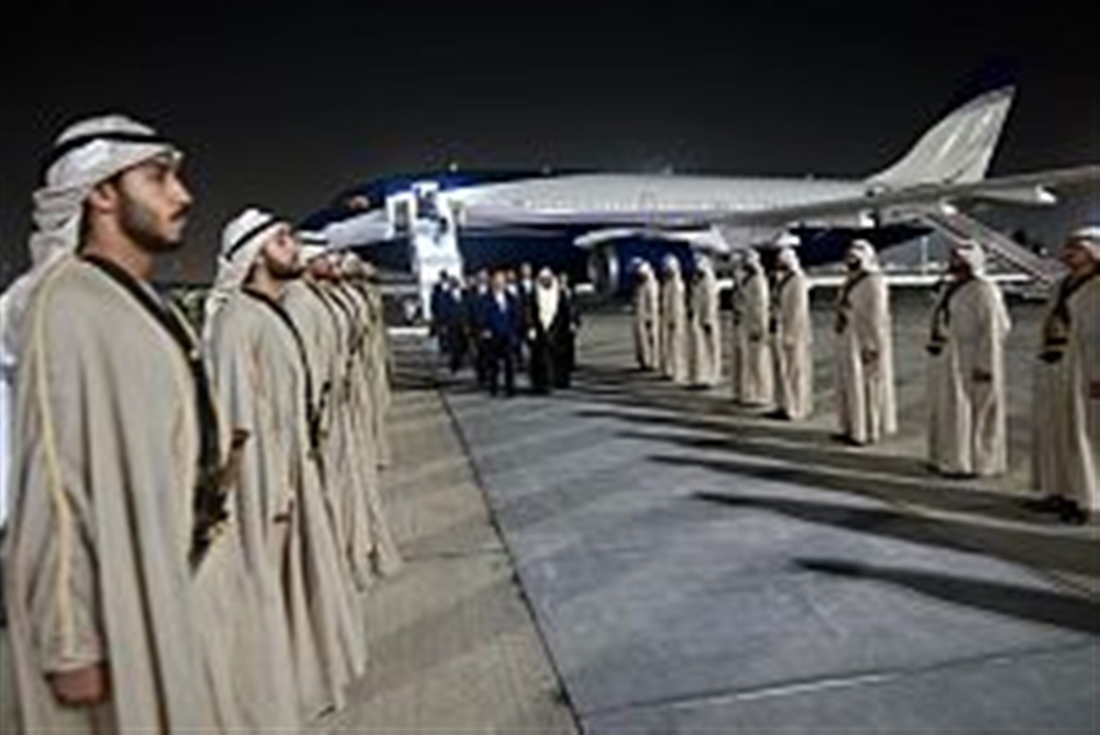 الزبيد يقيم هناك  .. الرئيس العليمي وعضوين في مجلس القيادة يصلون الإمارات في زيارة رسمية وسط استقبال باهت