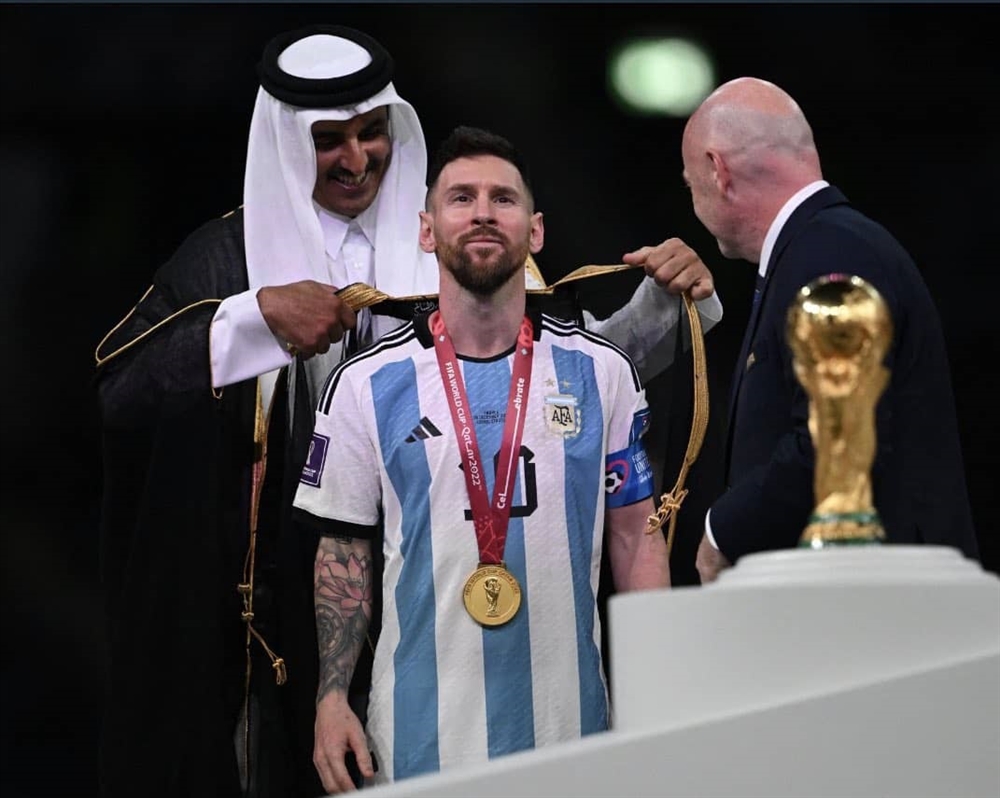 لأول مرة.. ميسي يكشف مصير "بشت" التتويج بكأس العالم "قطر 2022"