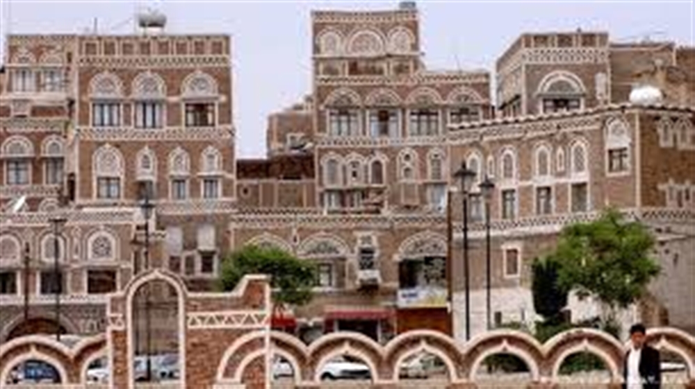 الحوثيون : قتلى بتفجير انتحاري بحافلة في صنعاء
