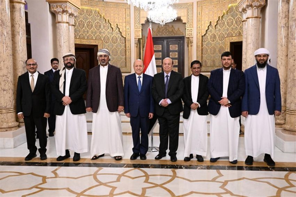 أول ظهور للرئيس هادي بعد عام من إجباره تسليم السلطة للمجلس الرئاسي