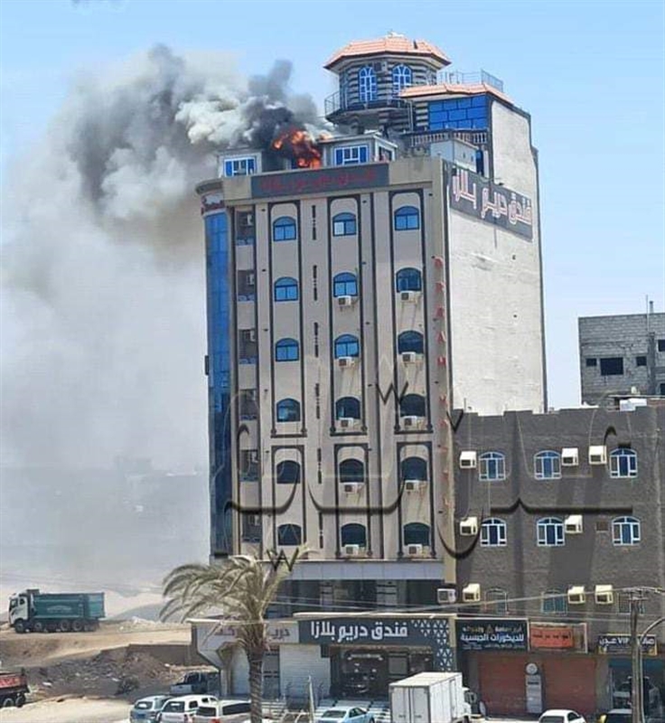 اندلاع حريق في أحد الفنادق شمال عدن