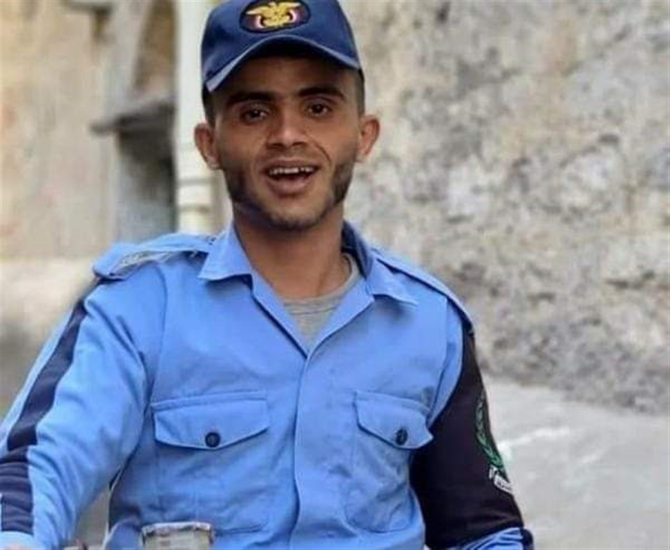 إب.. مليشيا الحوثي تُسرّح شرطيا على خلفية مشاركته في تشييع المكحل