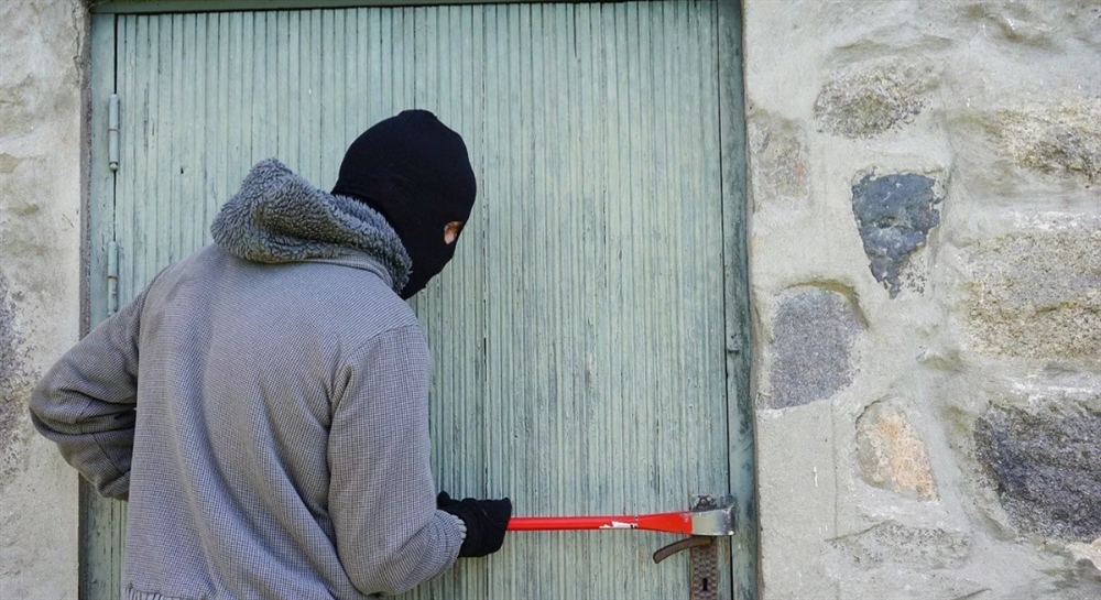 لصوص يعتذرون لضحيتهم بعد اقتحام منزله.. ما القصة!