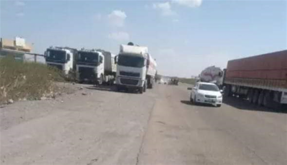 أبين.. مسلحون يواصلون احتجاز شاحنات وقود كهرباء عدن والمؤسسة تحذر من توقف محطات التوليد