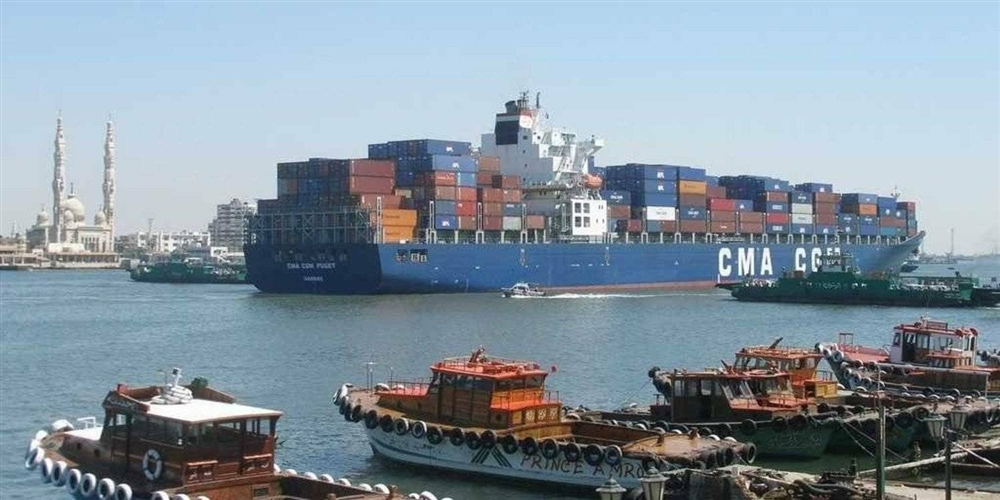تقارير : انخفاض حركة السفن في قناة السويس يفاقم "نقص النقد الأجنبي" في مصر