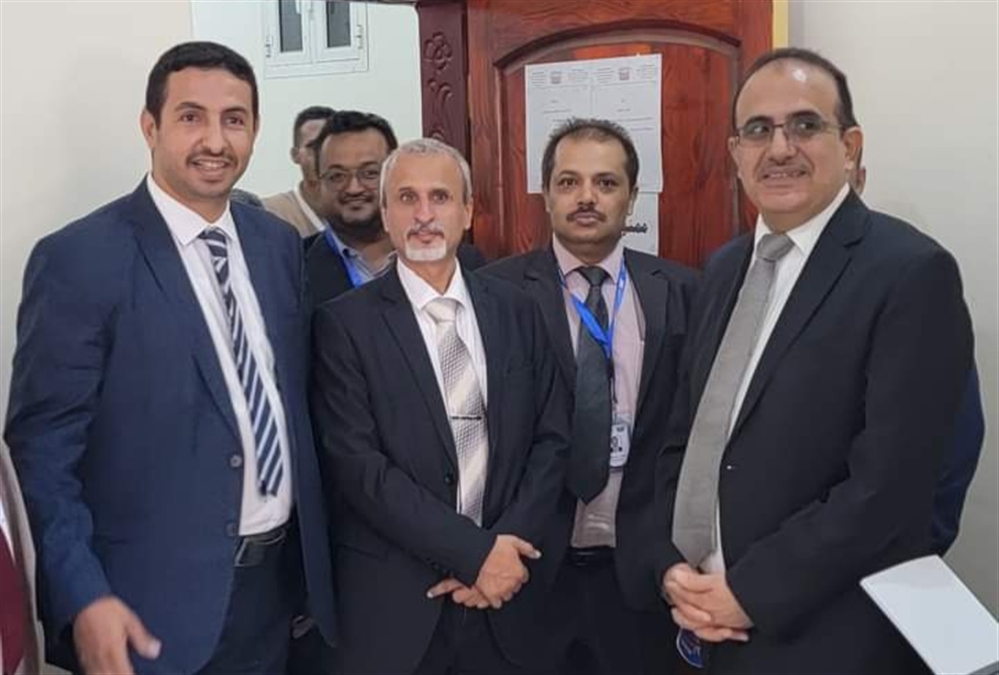 وزير الصحة يزور فرع الهيئة العليا للأدوية والمستلزمات الطبية في مأرب