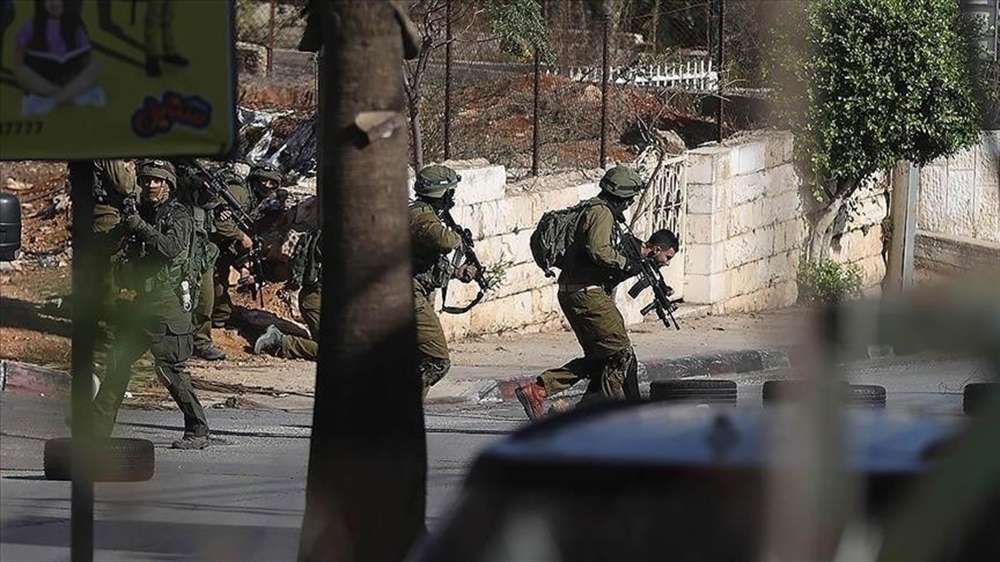 قوات الاحتلال تعتقل 40 مواطنا فلسطينيا في الضفة الغربية بينهم صحفية